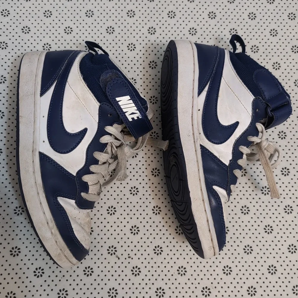 Nike boys court
